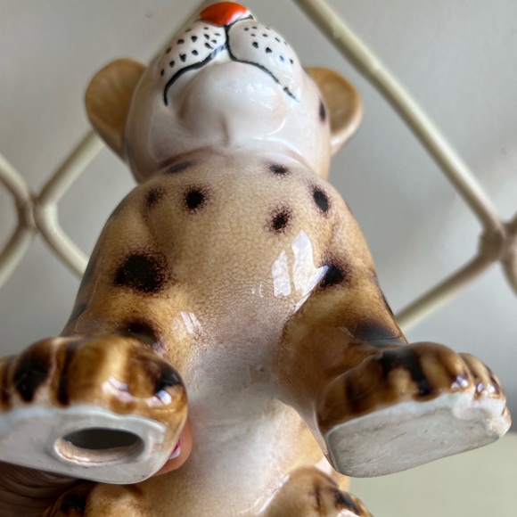 Vintage Ceramic baby tiger Figurine. Made in Italy - Picture 6 of 11